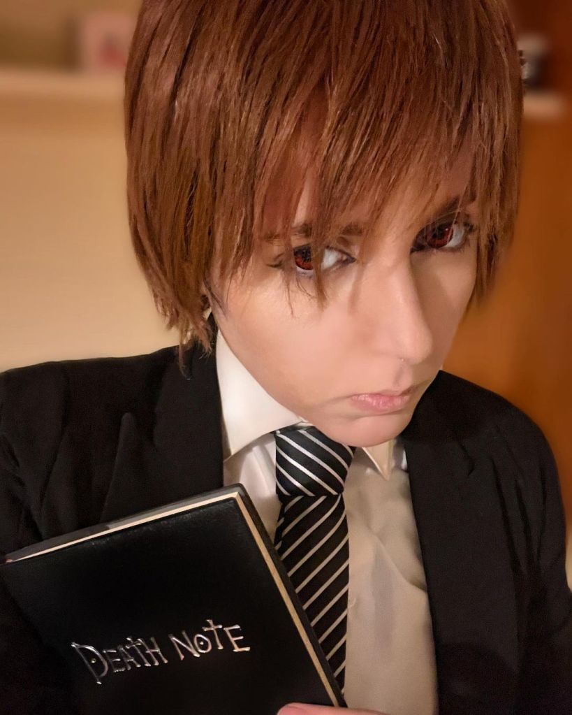 Death Note Cosplay - Kira with the Death Note